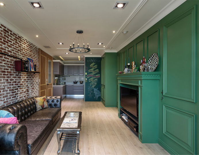 Intense Green Apartment Decor