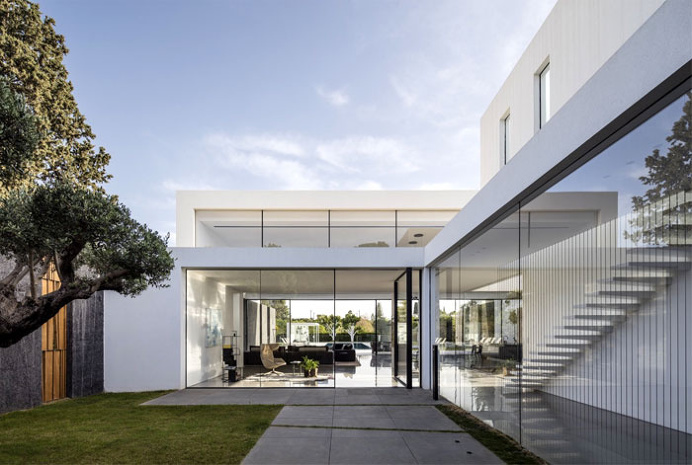 F House by Pitsou Kedem Architects