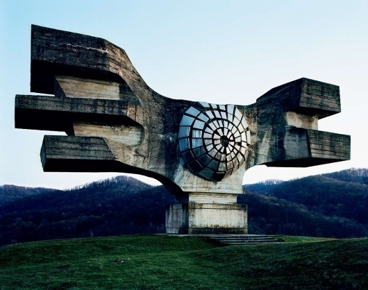 Spomenik_01.jpg 1122×886 pixels #sculpture #soviet #yugoslavia