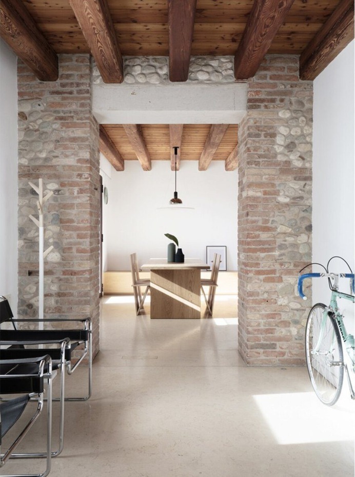 Interior Design for a Venetian Rural House / Didonè Comacchio Architects