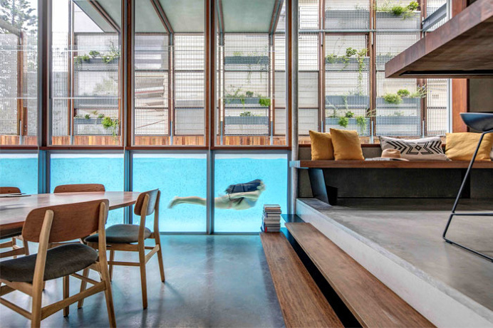 House in Australia Revolves Around a Stunning Swimming Pool - InteriorZine