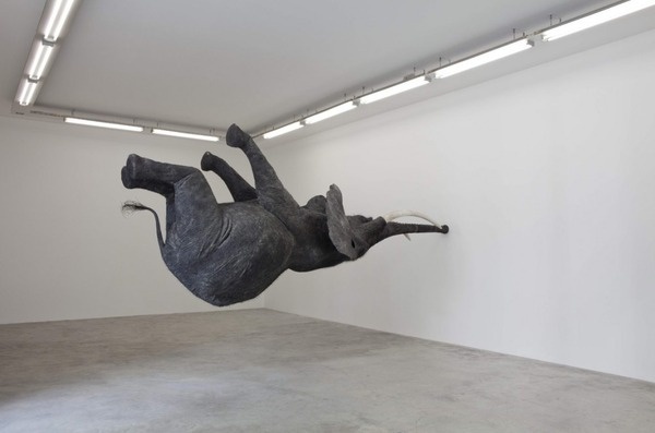 Upsidedown | Inspiration DE #sculpture #art #elephant
