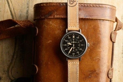 Piccsy :: Le Petit Français #clock #leather