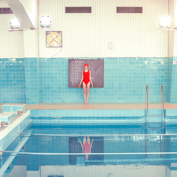 swimming trinity photography by maria Svarbova design inspiration mindsparkle mag blog