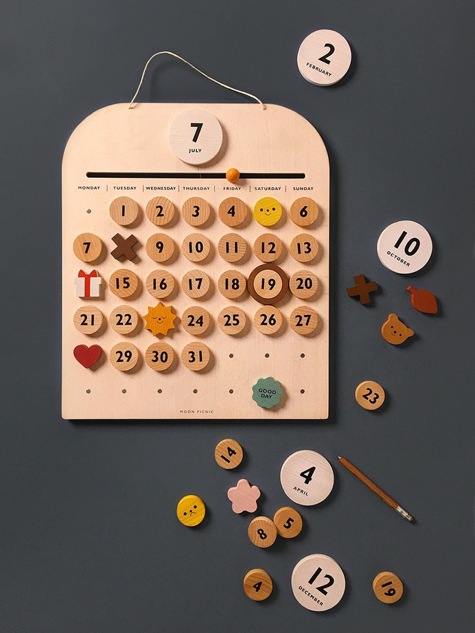 Moon-Picnic-My-Calendar-1-web