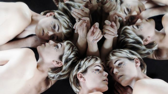 Mesmerizing Fine Art and Melancholy Self-Portraits by Laura Zalenga