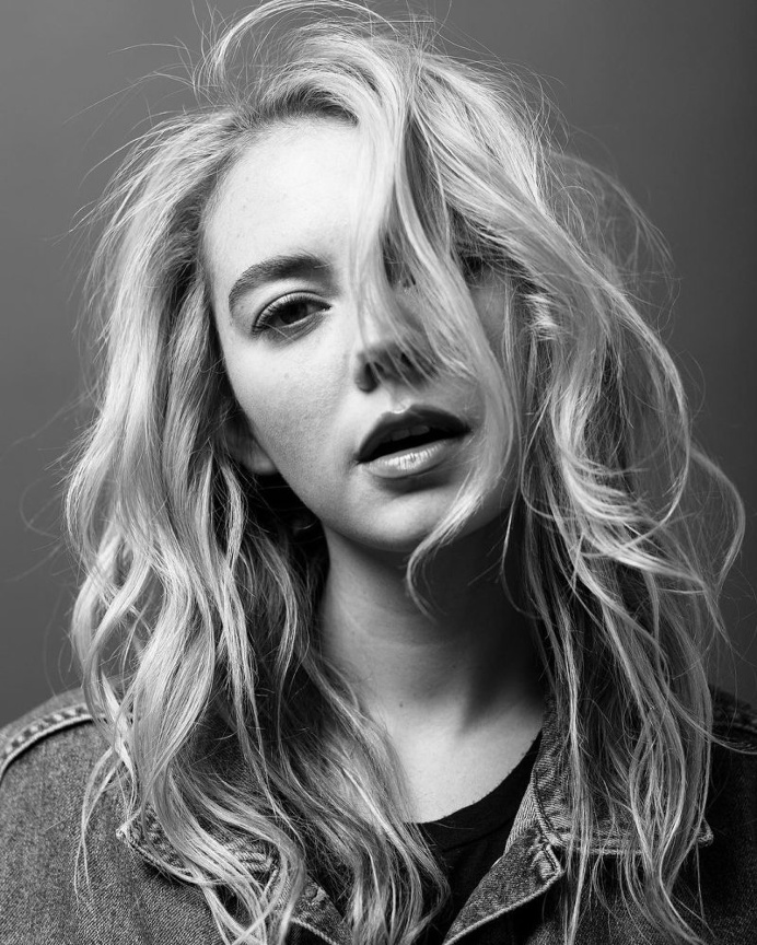 Beautiful Female Portraits by Andrew Miller
