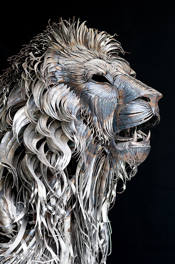 A Lion Made from 4,000 Pieces of Hammered Metal by Selçuk Yılmaz