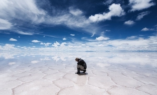Heaven on Earth the world's largest saline-alkali soil mirror landscape / Photos earth 360 #flat #sky #de #landscape #salar #uyuni #photography #salt