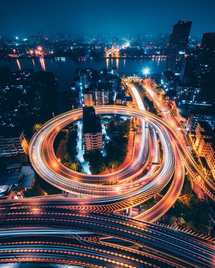 #citykillerz: Vibrant and Cyberpunk Urban Photography by Simon Zhu