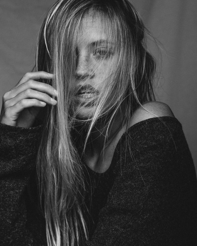 Elegant Black and White Fashion Photography by Markus Hoppe
