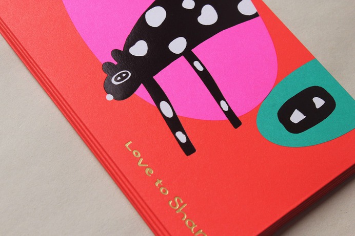 Piggy Red Envelope - Mindsparkle Mag I Chyi Chang is a Taipei-based illustrator and graphic designer serving a diverse range of clients including Starbucks and Yamaha, as well as local boutiques, musicians, and art festivals. #art #logo #identity #branding #design #color #photography #graphic #design #gallery #blog #project #mindsparkle #mag #beautiful #portfolio #designer
