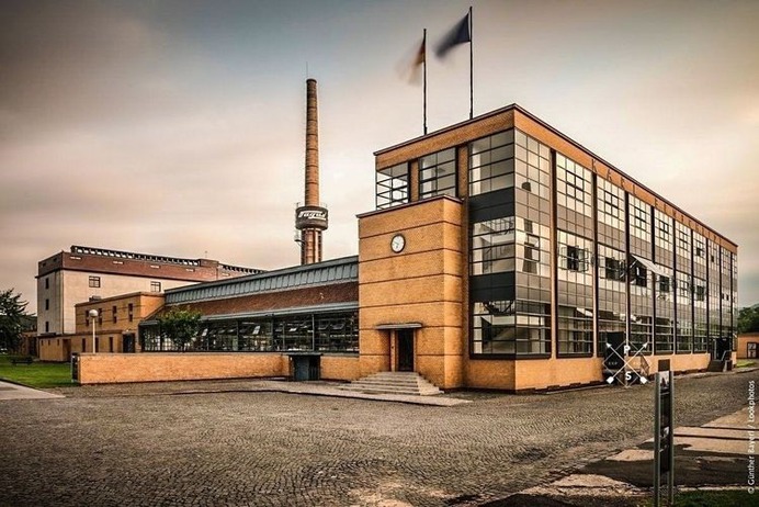 Fagus Factory built 1911 founde - bauhaus-movement | ello