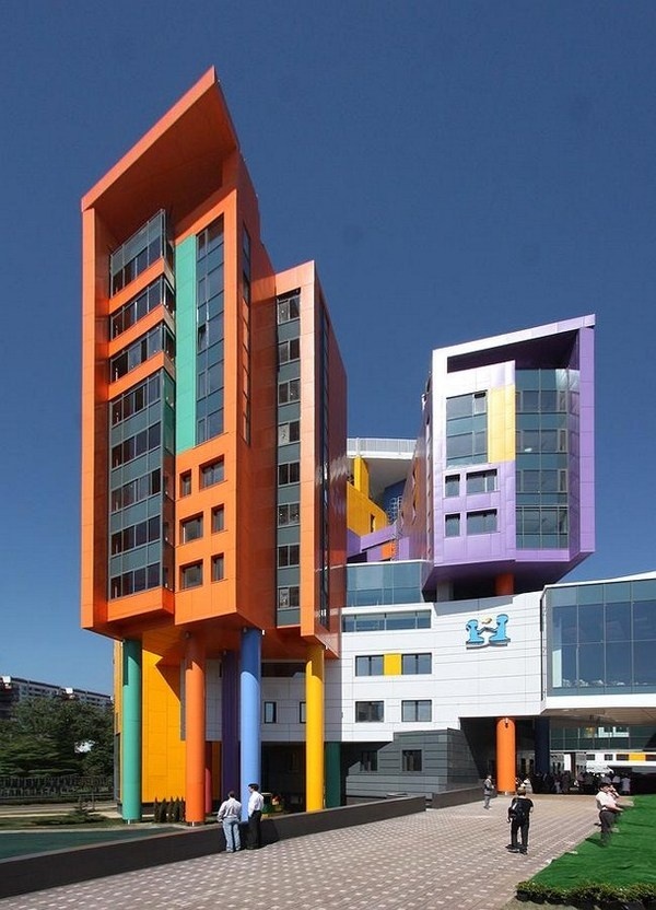 Pediatric center in Moscow with colorful exterior #bright #architecture #art #exterior #buildings