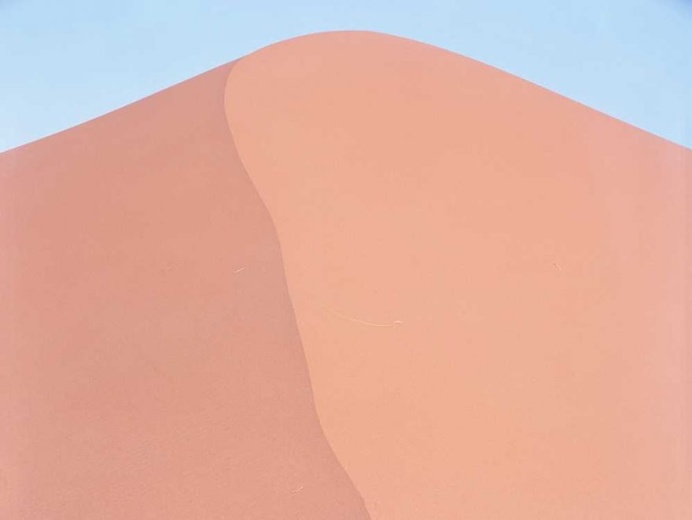 Minimalist and Surreal Landscape Photography by Luca Tombolini