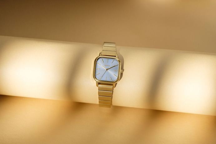BREDA Watches KINSHIP collection - Mindsparkle Mag The BREDA Spring 2019 collection takes a modern approach to classic characteristics, an ode to the items that travel through generations while making way for new pieces to be cherished. #logo #packaging #identity #branding #design #color #photography #graphic #design #gallery #blog #project #mindsparkle #mag #beautiful #portfolio #designer