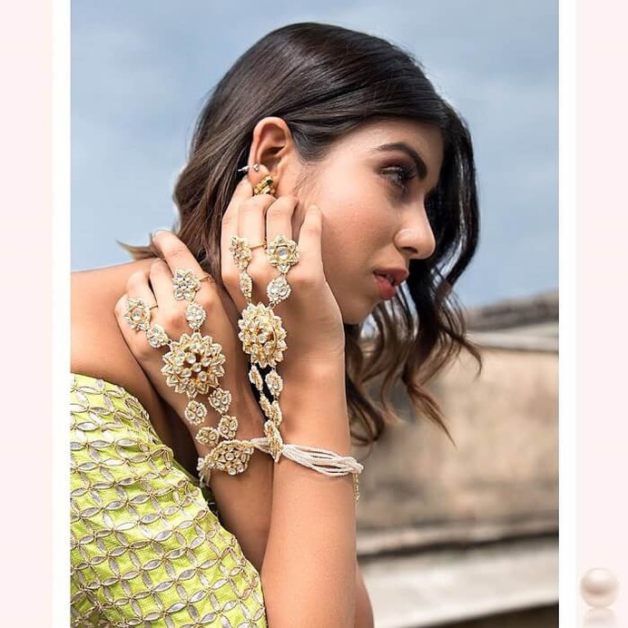 Trending hathphool designs