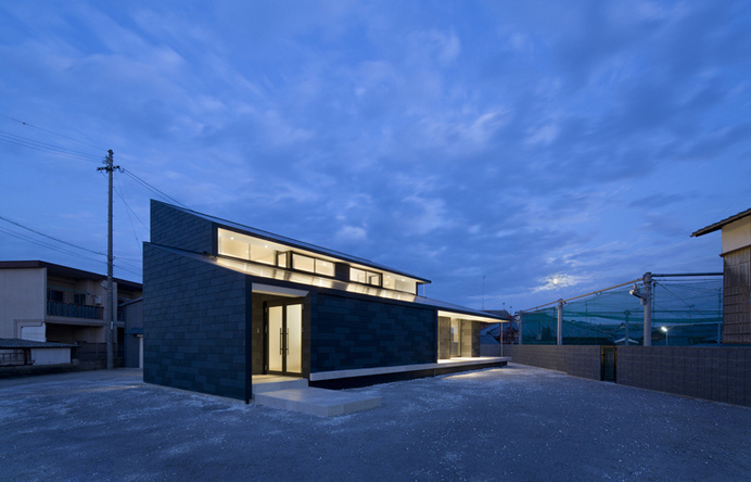 House in Nyugawa by Hayato Komatsu Architects #architecture
