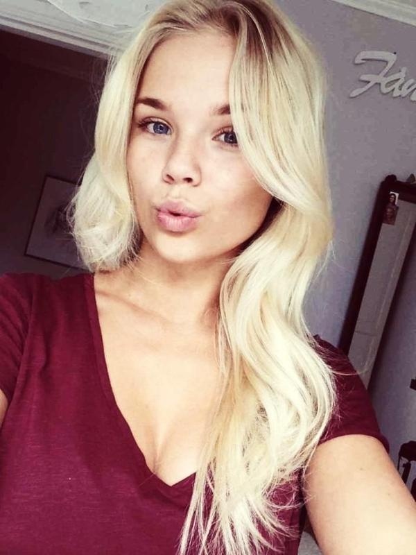 julia uit zuid holland #blond