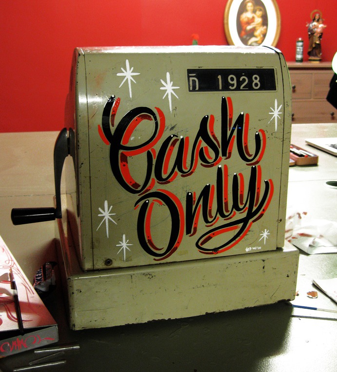 Lettering on an old cash register for 19:28 Tattoo Parlour (Barcelona).