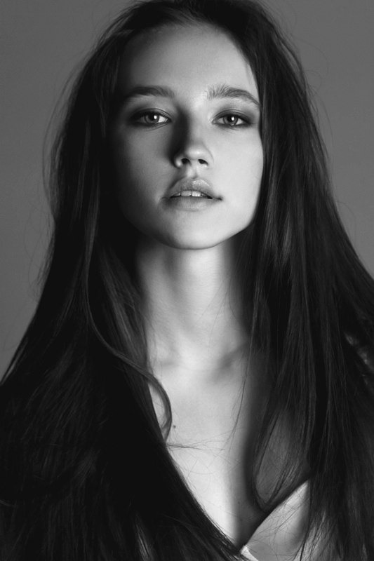 anya podolko – Portrait Black and White Photography