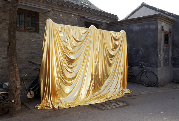 Roderick Hietbrink #draped #gold