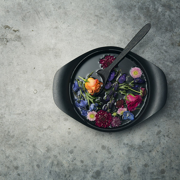 April and May: Vipp flower styling workshop #photo #bowl #flowers #styling