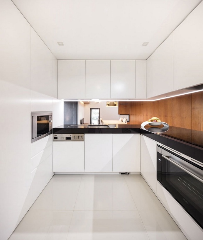 Vigario House is a Dialog Between Old and New / AND-RÉ