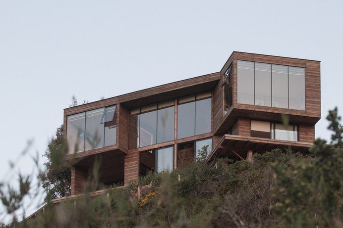 Tunquen Residence by Patricio Araya Rodriguez