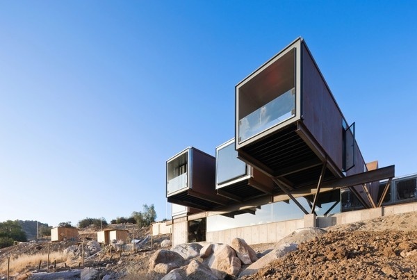 Caterpillar House by Sebastián Irarrázaval #modern #design #minimalism #minimal #leibal #minimalist