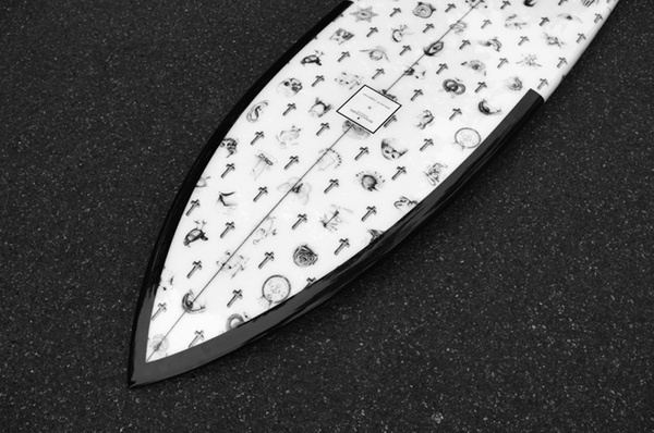 Benjamin Jeanjean | A R T N A U #cross #board #design #black #illustration #skull #death