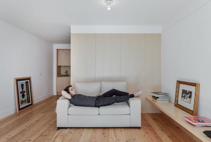 Bica do Sapato Apartment / Arriba Studio