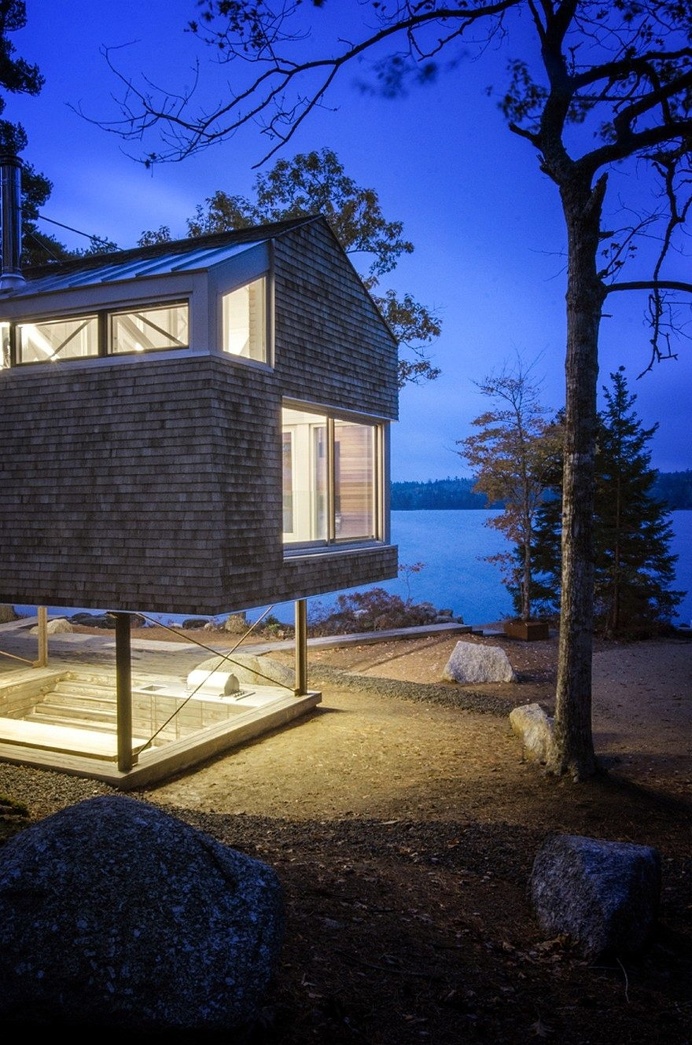 Mirror Point Cottage by MacKay-Lyons Sweetapple Architects 15
