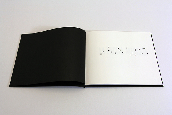 La faccia marcata #white #scratch #negative #photo #book #black #karen #belton #marcata #and #faccia #editorial #libro