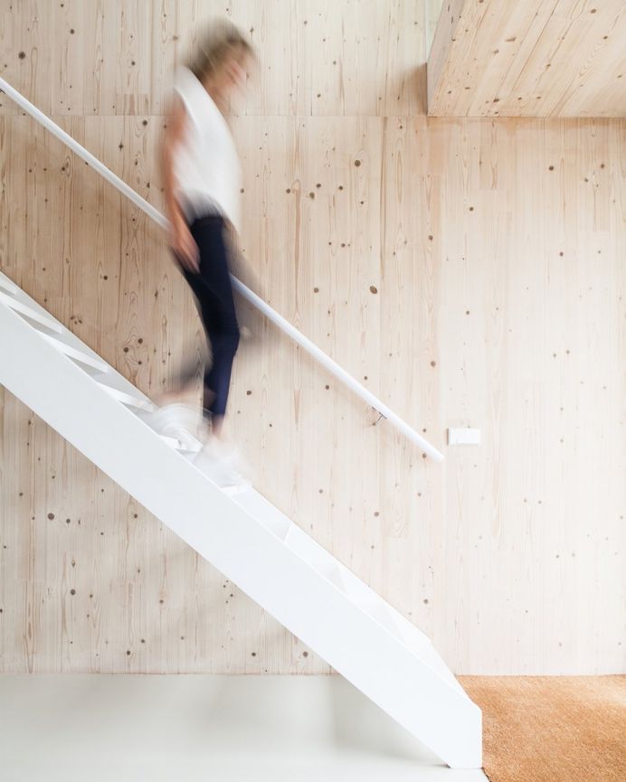 White staircase. Kea Boumanstraat by Meesvisser. © Sonja Velda Fotografie. #staircase