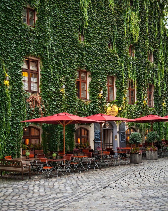 Fantastic Travel Street Photography by Hans-Peter Möllers