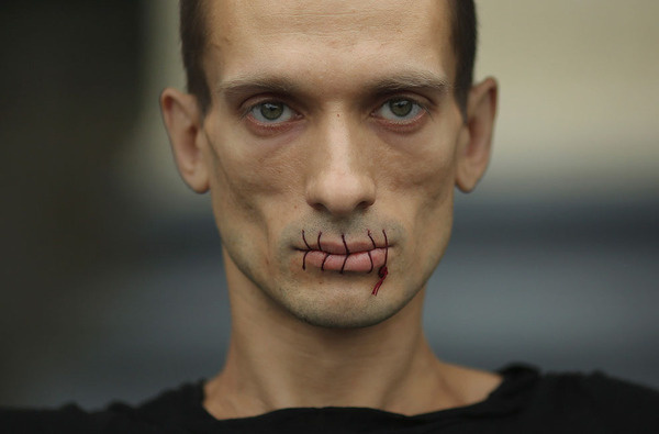 http://cdn.theatlantic.com/static/infocus/pussyriot082012/s_p23_RTR3594I.jpg #protest #sew #photography