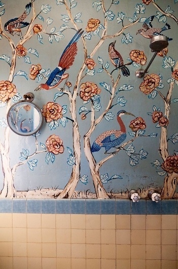 Peter Curnow & Gavin Brown #painted #bathroom #the #birds #peter #gavin #brown #selby #wallpaper #hand #curnow