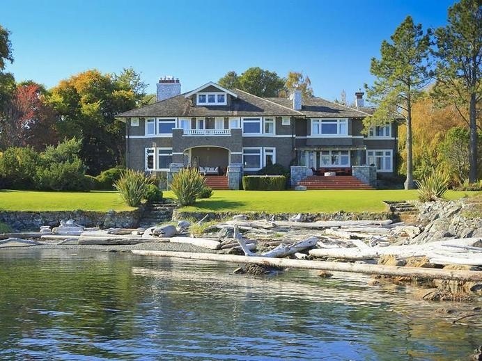 Exclusive Luxury Waterfront Estate with Magnificent Surroundings #architecture #luxury #waterfront