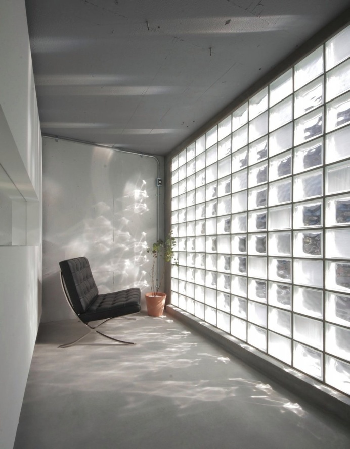 Glass block wall. Glass Art Gallery by JAM. © Jun Murata. #glassblock