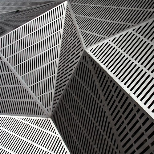 tumblr_lc4tpu4bkT1qztrv0o1_500.jpg (JPEG Image, 500x500 pixels) #steel #form #architecture #pattern