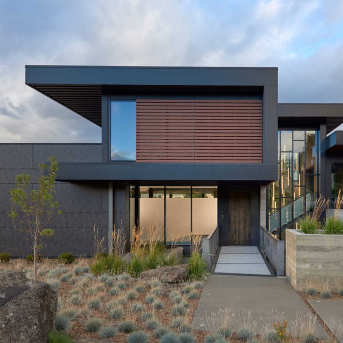 Trailhead House, a Base for Outdoor Adventures in Central Oregon