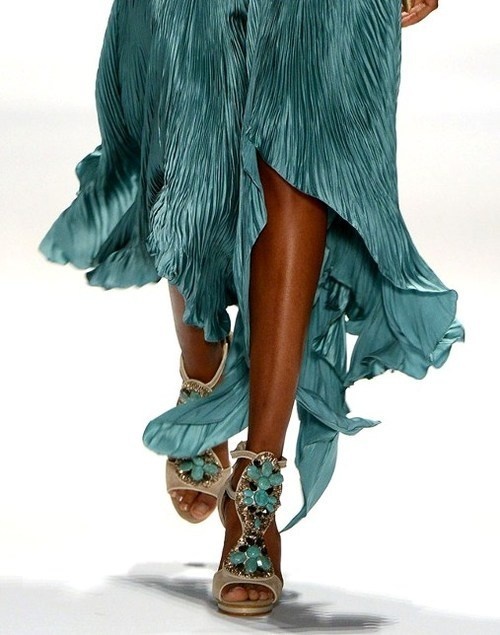 Fashion(Carlos Miele New York Fashion Week 2012, via c a n d y—k i s s e s) #fashion