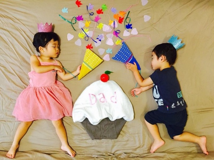 Ayumi Omori Captures Her Sleeping Twins In Imaginative Scenes