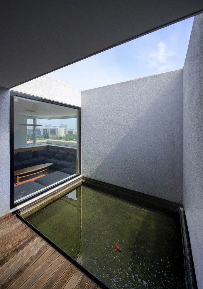 Roof House / BWAO