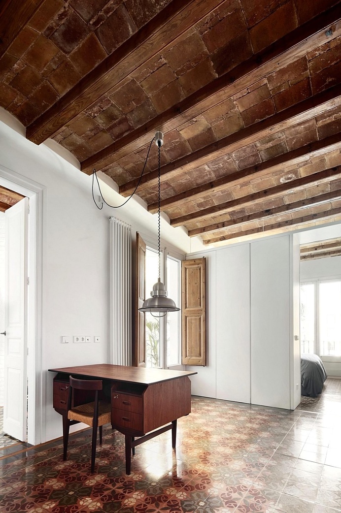 Refurbishment of a 27m Long Flat in the Eixample Quarter of Barcelona