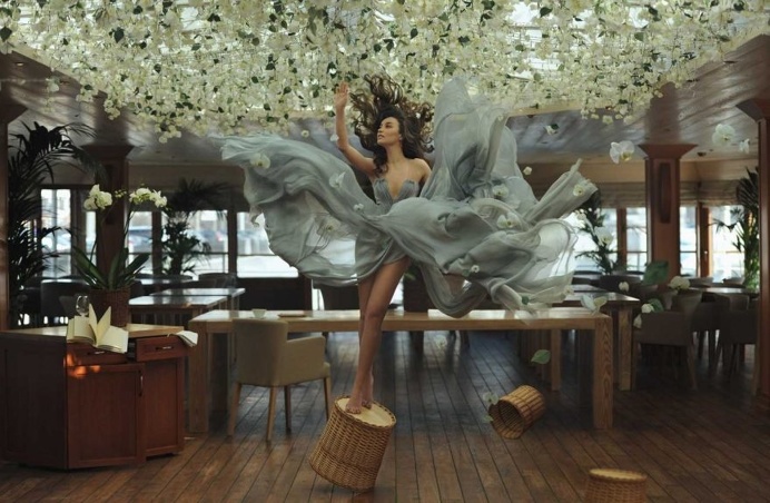 Zero Gravity: Stunning Fine Art Photography by Ravshaniya Azulye