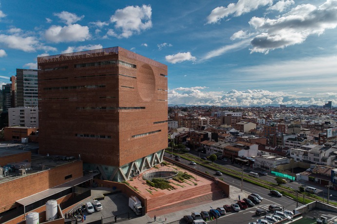 Brick in Latin American Architecture: Hospitals and Health Centers ,© Alejandro Arango