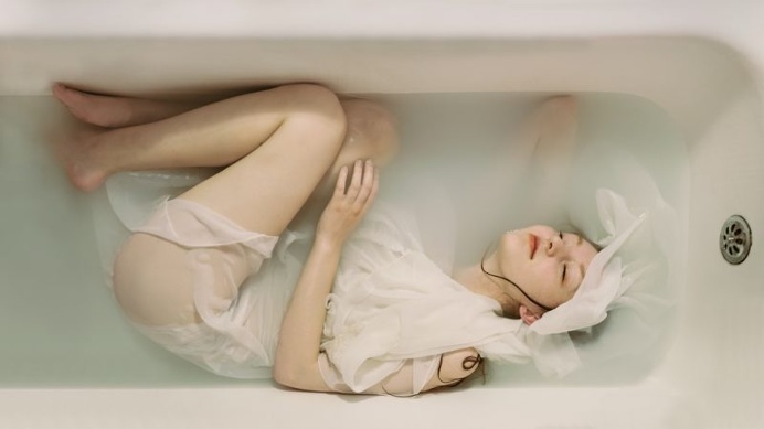 Incredibly Beautiful Dreamlike Portrait Photography by Laura Zalenga
