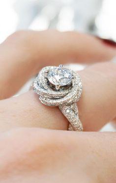 Edgeless diamond wedding ring